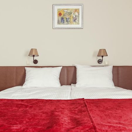 Maestro Inn クラスニスタフ エクステリア 写真