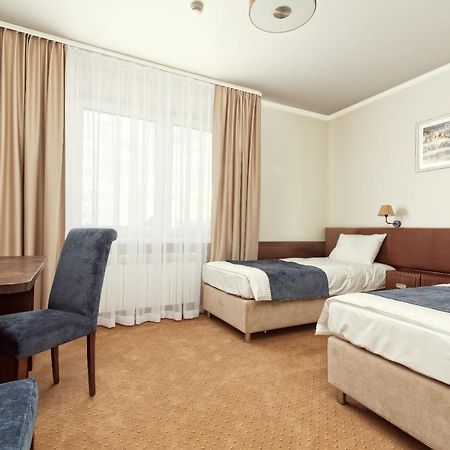 Maestro Inn クラスニスタフ エクステリア 写真